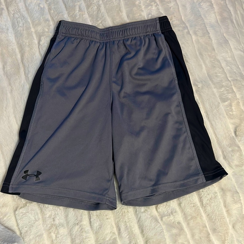 UNDER ARMOUR SHORTS